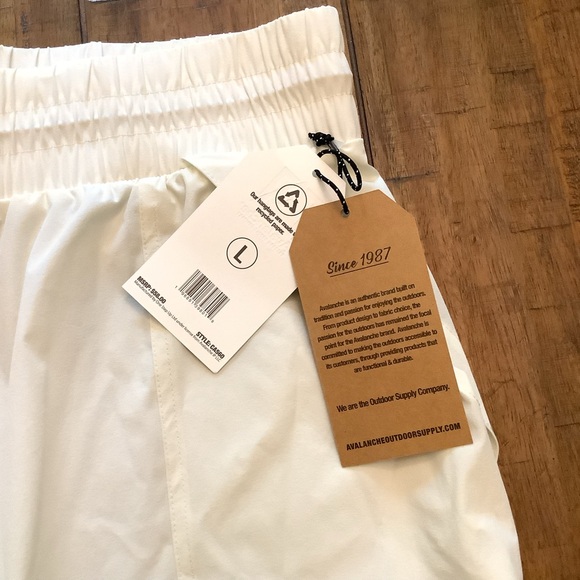 NWT Avalanche Cargo Pocket Bungee Athletic Hiking Shorts Womens Sz Large - Picture 6 of 11